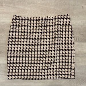 White House Black Market Black & White Houndstooth Mini Skirt